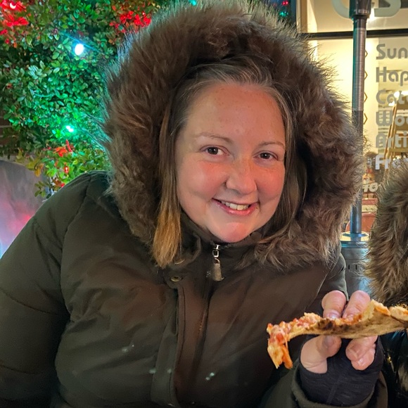 Meet your Posher, Jessica - Picture 1 of 1